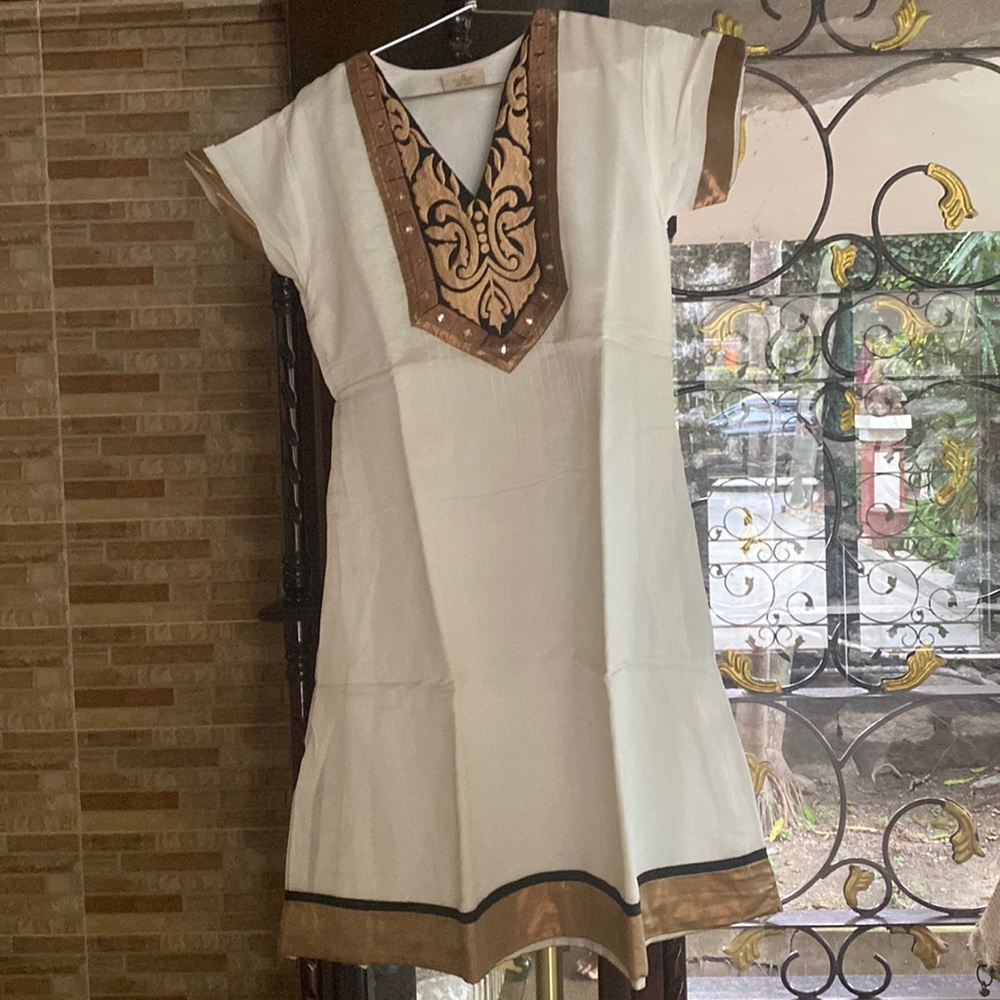 Off white A-line below knee length kurti from Prapti,Kolkata - Picture 1 of 8